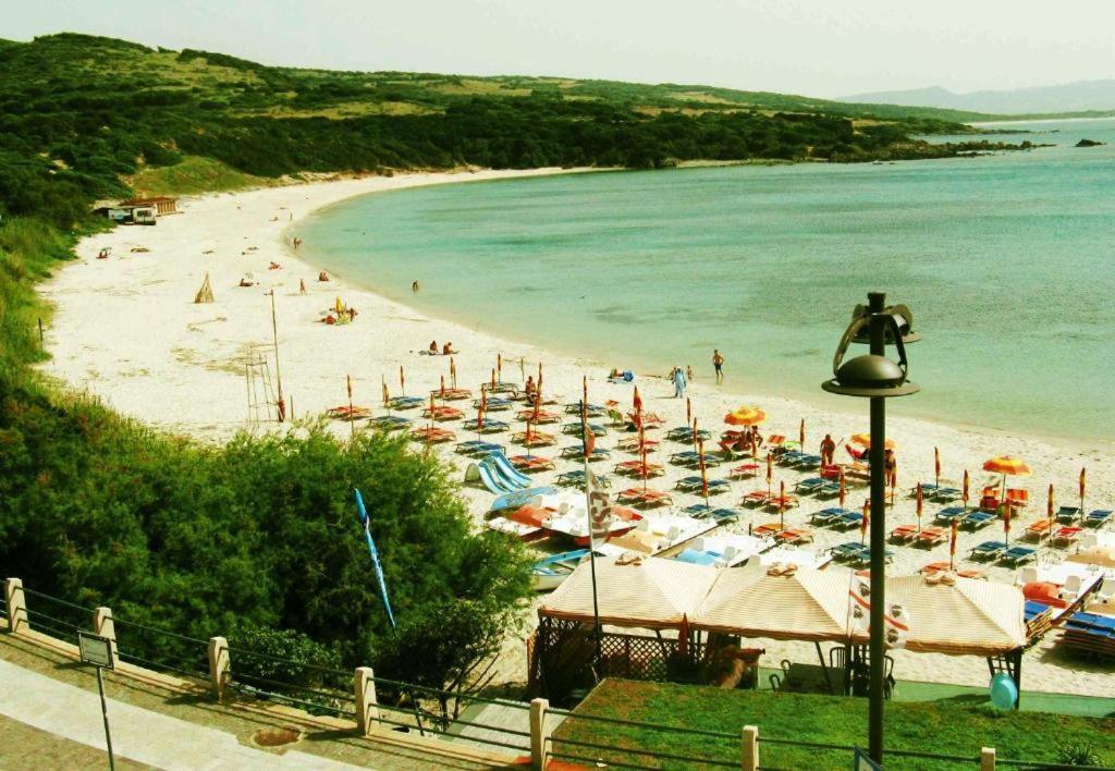 Borgo Spiaggia Isola Rossa Exterior foto