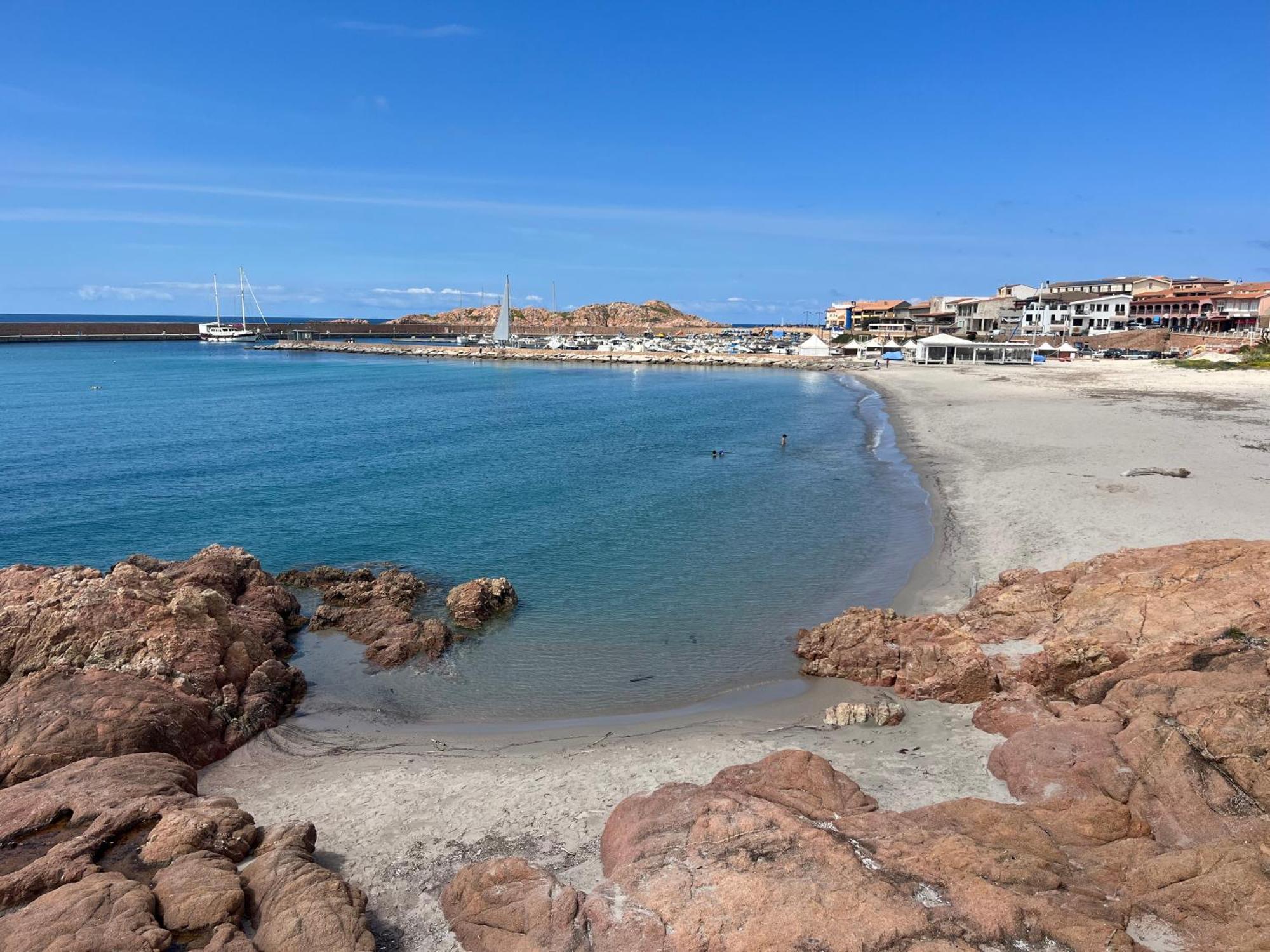 Borgo Spiaggia Isola Rossa Exterior foto